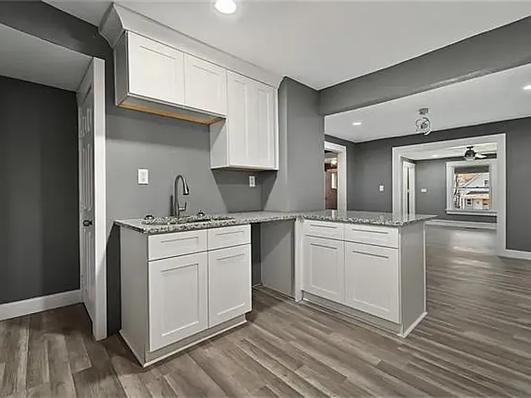 2614 Indiana Ave — Photo 13