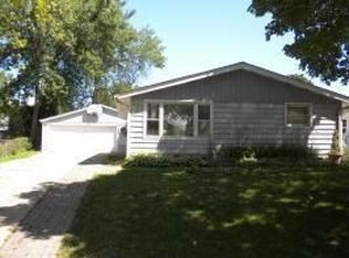 1408 Indian Ln, Carpentersville, IL 60110