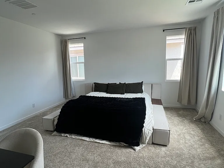 862 Camargo St — Photo 15