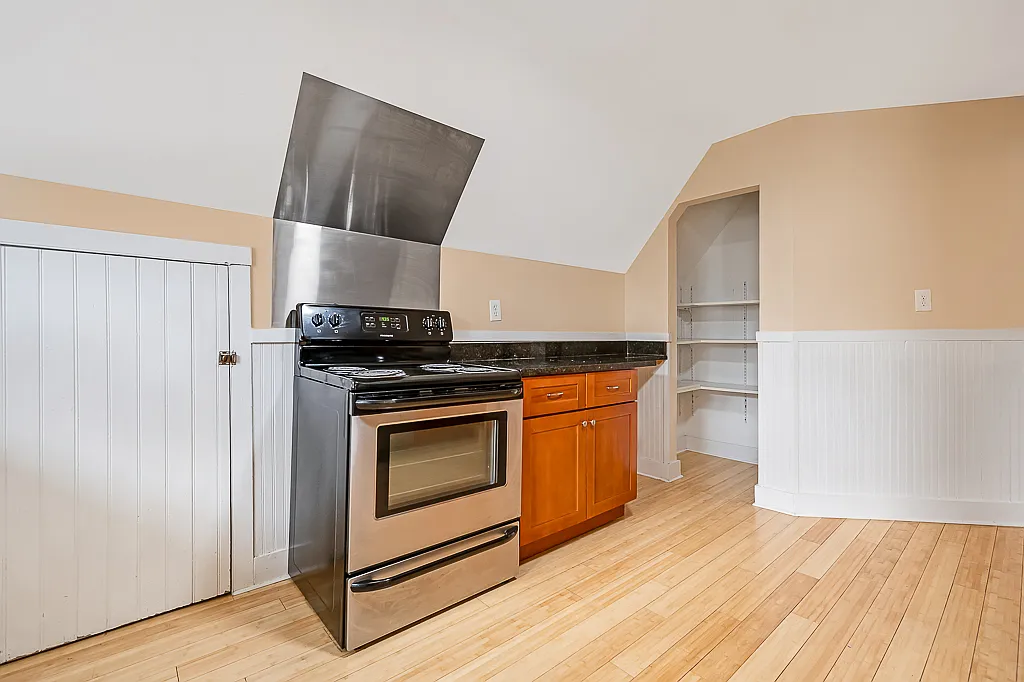 Building Photo - 54 Sever St #3