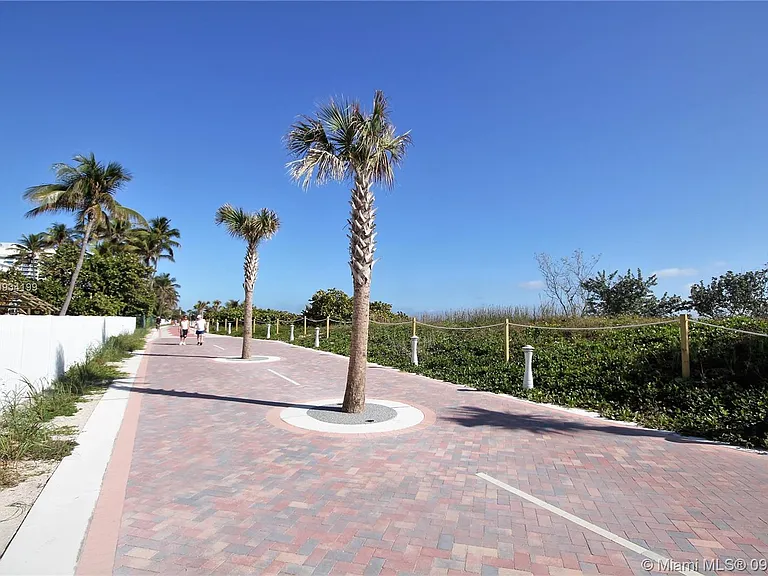 5161 Collins Ave #806 — Photo 40