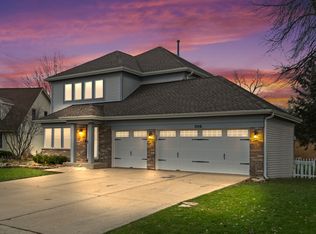 1056 White Pine Dr, Antioch, IL