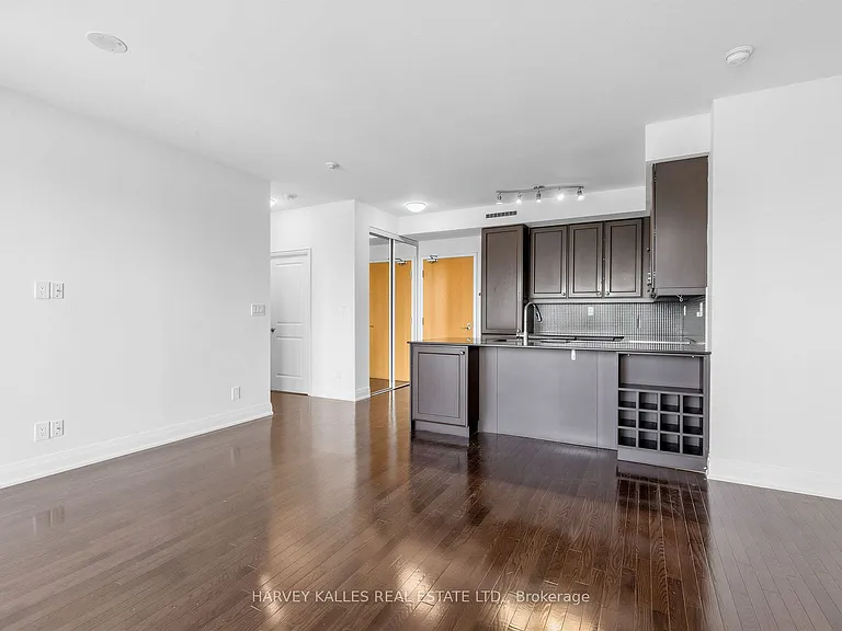 1 Bedford Rd #421 — Photo 9
