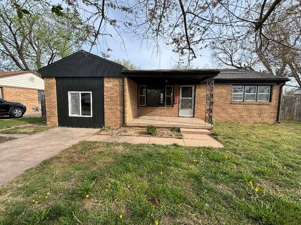 1420 E Amsden Ln, Wichita, KS 67216