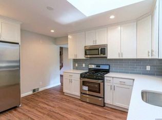 17 Cherry Ct, Cresskill, NJ 07626