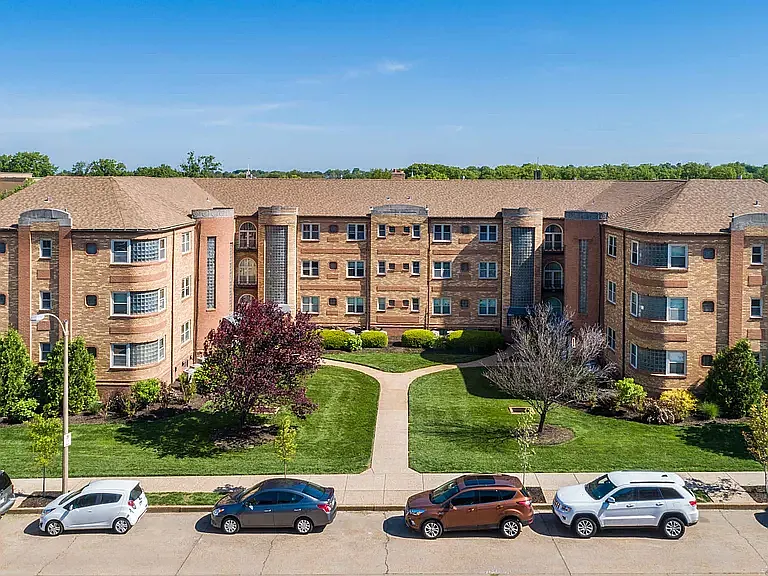 5819-25 Lindenwood