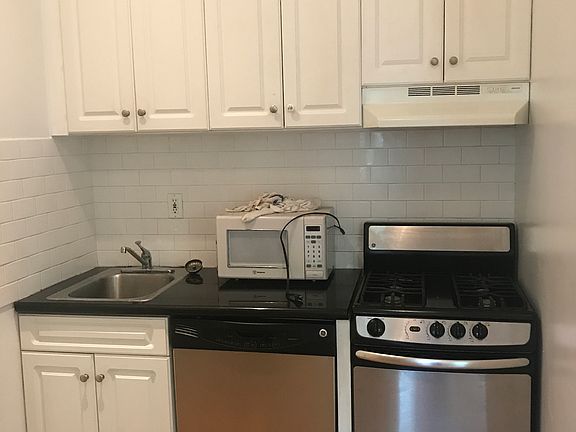 5th image of 328 E 94th St