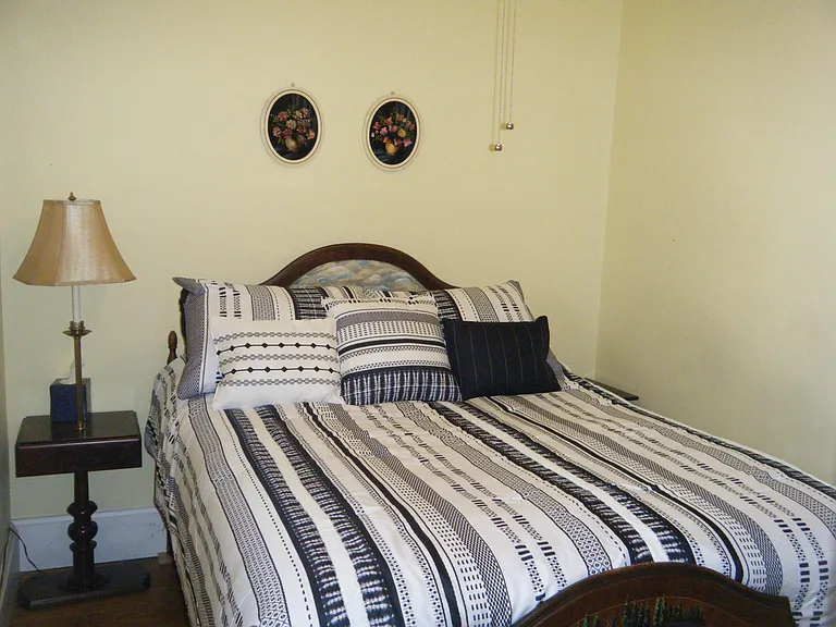 215 W Carr Ave — Photo 16