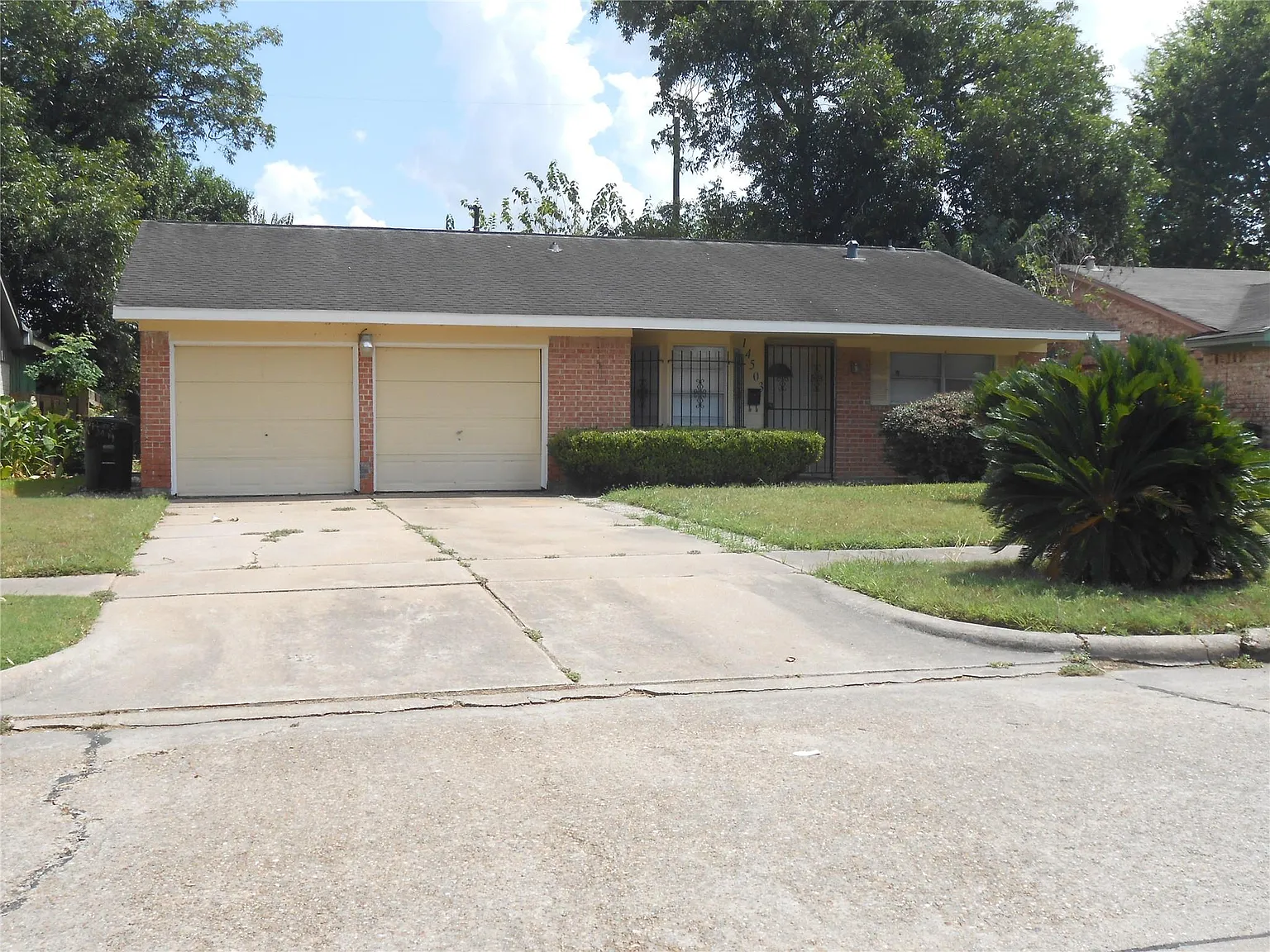 3 bed, 2.0 bath, 1304 sqft, $1,600 — Photo 2