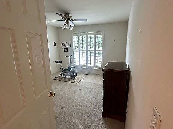 4th image of 1002 Shire Ln