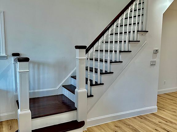 5th image of 2916 Barkley Ave #2