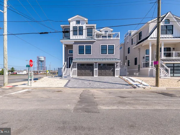43 N 6th St, Surf City, NJ 08008