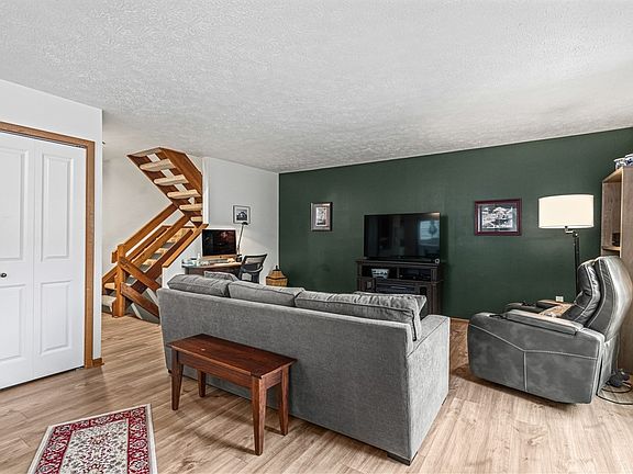 2nd image of 320 Spring Run Dr