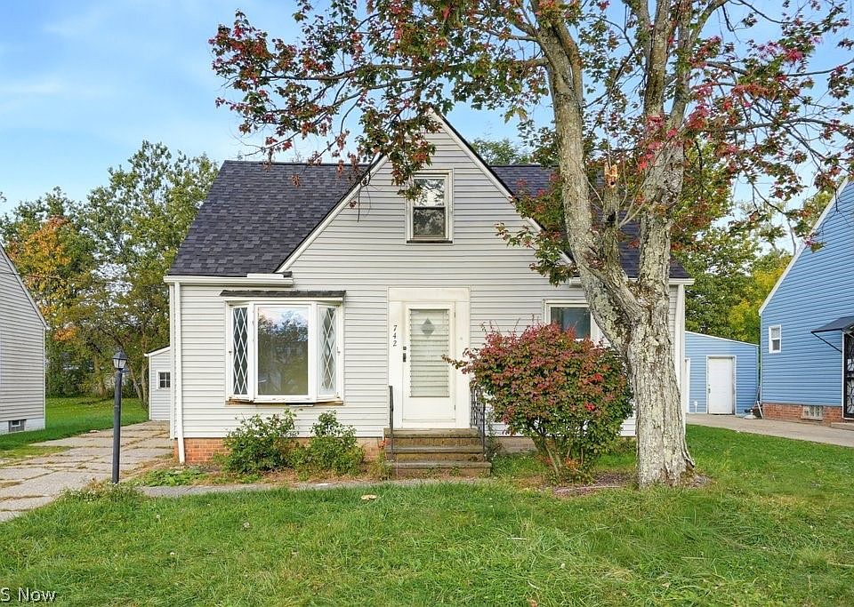 1st image of 742 Northfield Rd