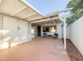 1221 E Highland Ave, Phoenix Az