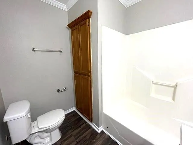 1001 W Morgan St — Photo 9