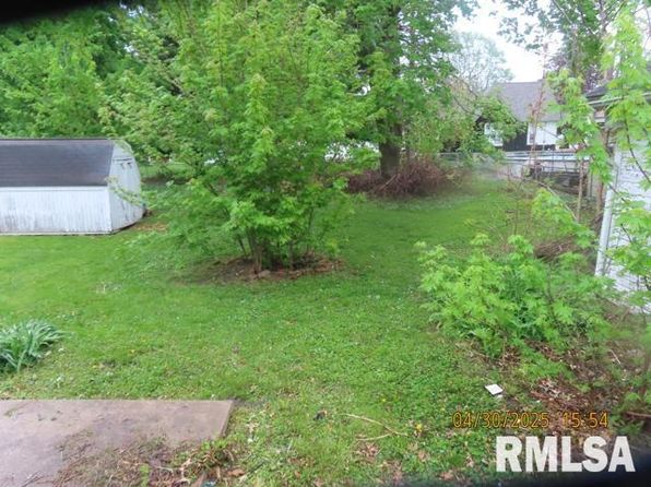 973 S Pearl St, Galesburg, IL 61401