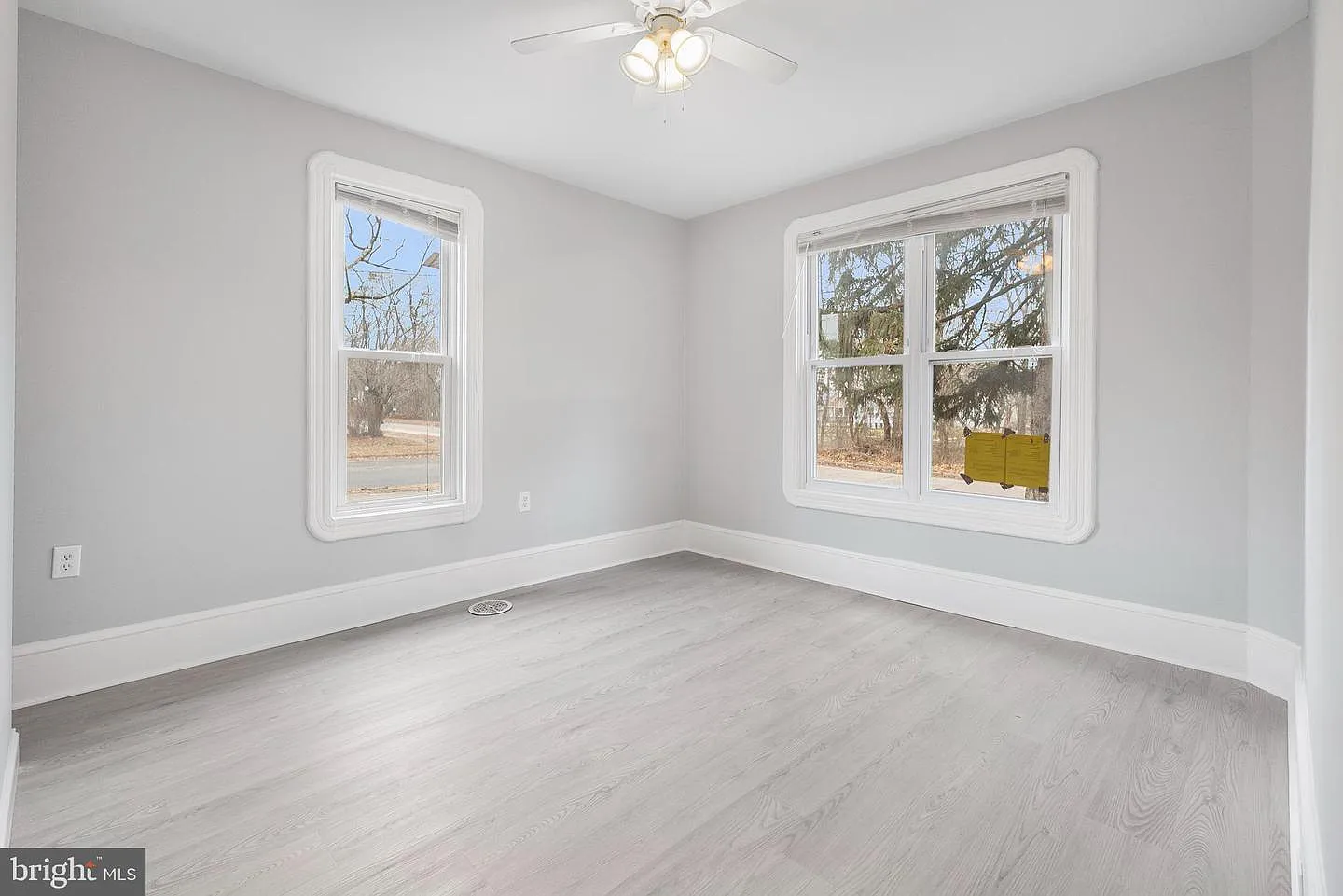 2 bed, 875 sqft, $2,300 — Photo 3