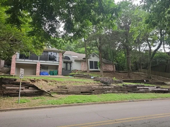 900 Sleepy Hollow Dr, Cedar Hill, TX 75104