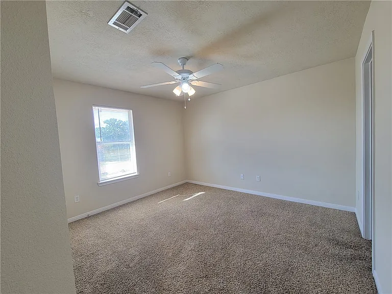 4140 McFarland Dr — Photo 7