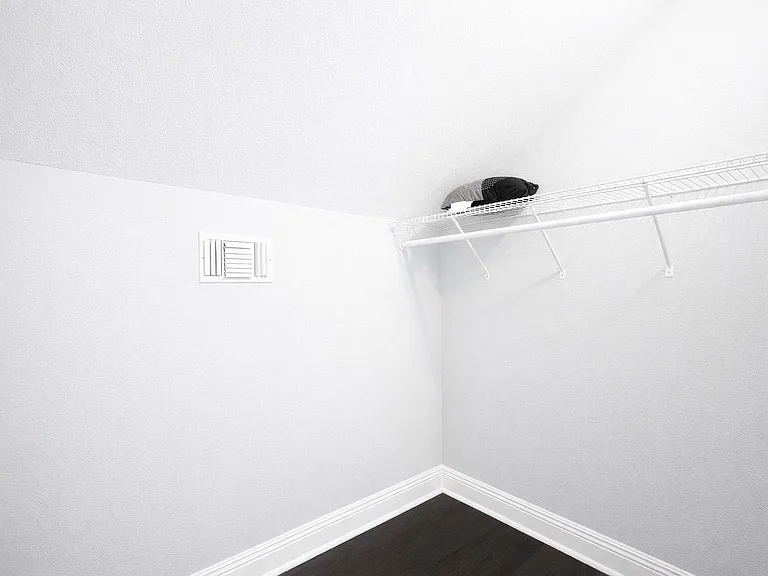 2131 Dumaine St — Photo 18