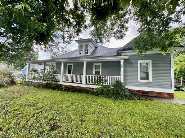 120 N Anthony St, Burlington, NC 27217