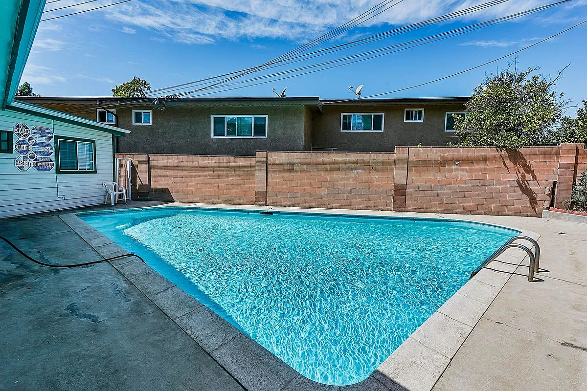 3 bed, 2.0 bath, 1500 sqft, $4,000 — Photo 4