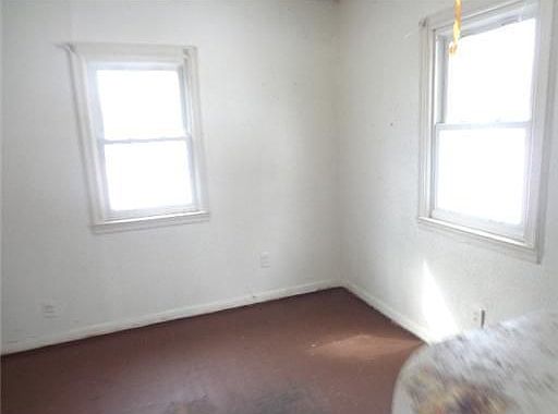 4th image of 31 Knox Ave