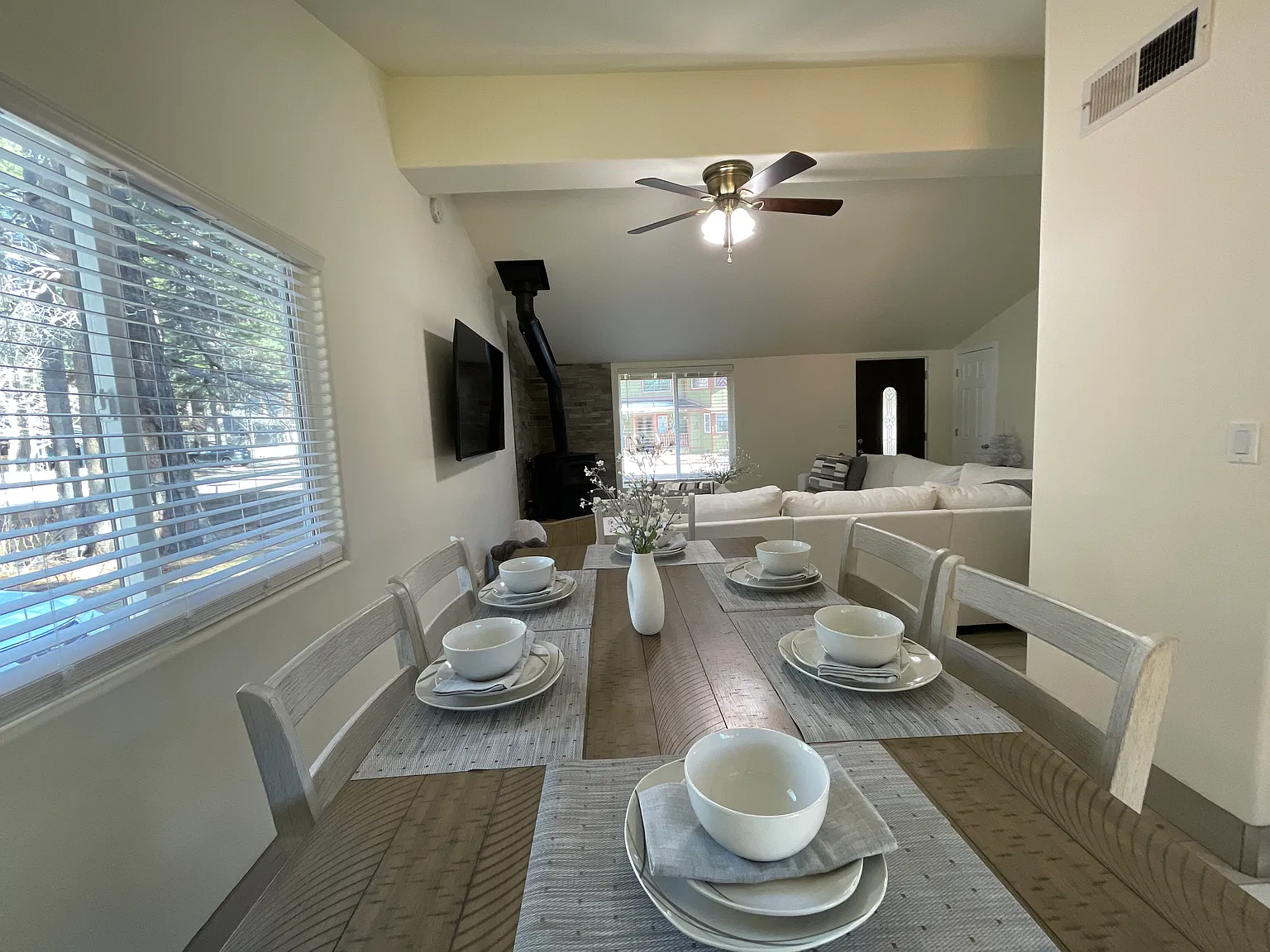 3 bed, 1152 sqft, $4,000 — Photo 3