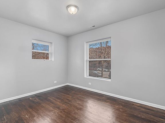 3rd image of 5842 S Michigan Ave Unit 1E