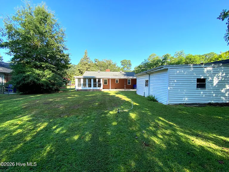 1710 S Elm St — Photo 19