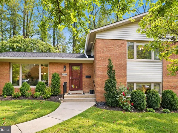 3413 Slade Ct, Falls Church, VA 22042