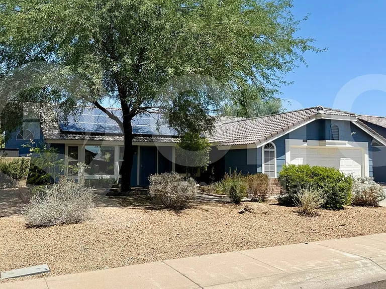 18439 N 56th Dr — Photo 2