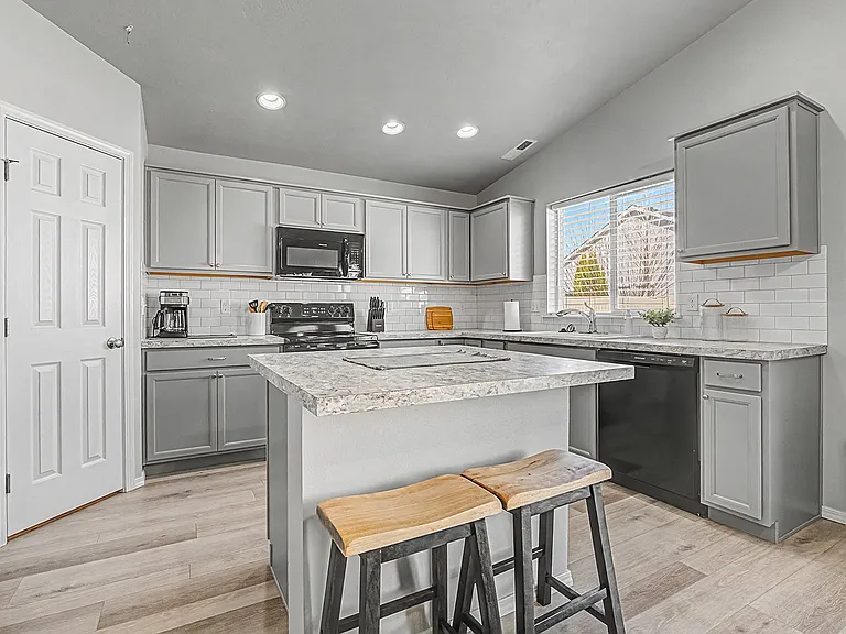 2742 W Balboa Dr — Photo 39
