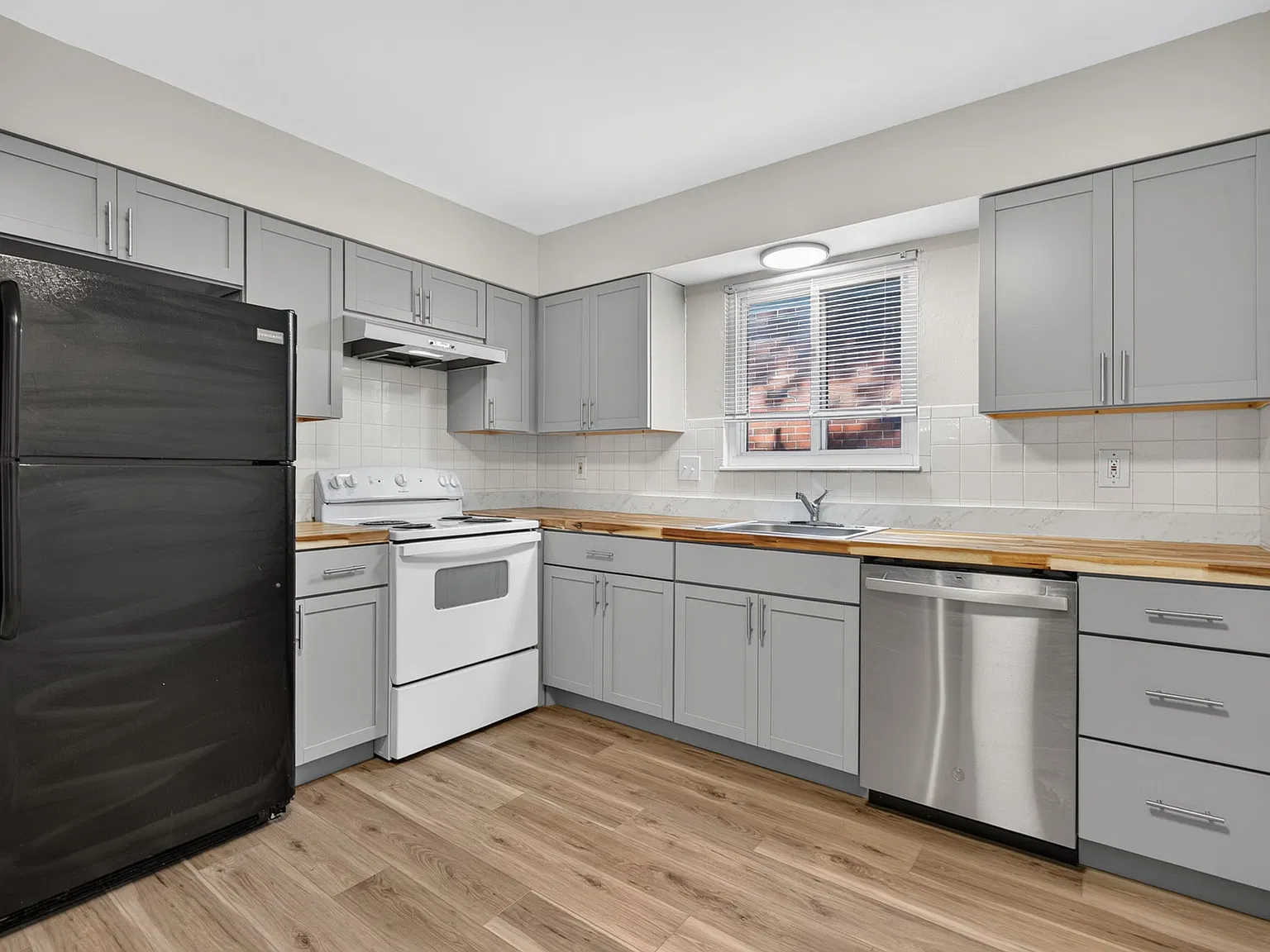 2 bed, 864 sqft, $1,250 — Photo 3