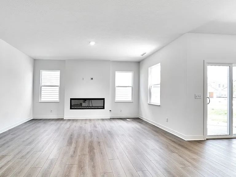 404 W Monroe St — Photo 18