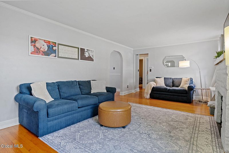 3rd image of 51 Pointview Drive