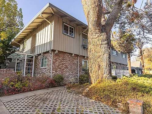 908 Middle Ave Photo 1
