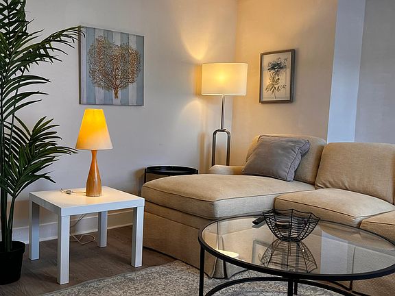 4th image of 230 Portsea St #3
