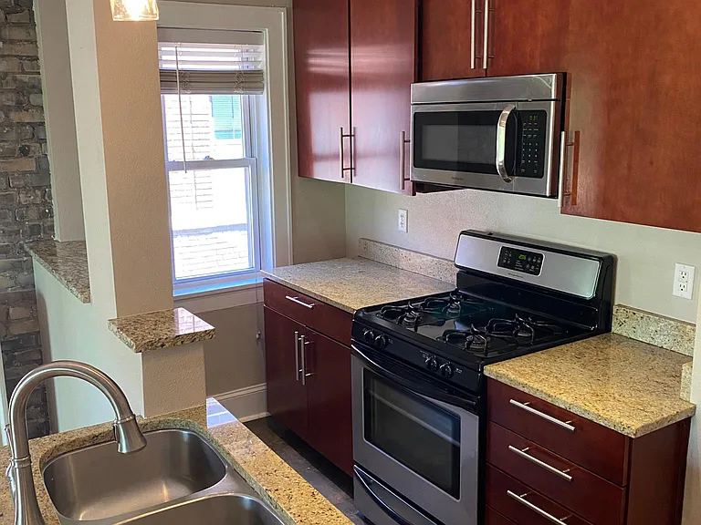 2881 Irving Ave S #302 — Photo 2
