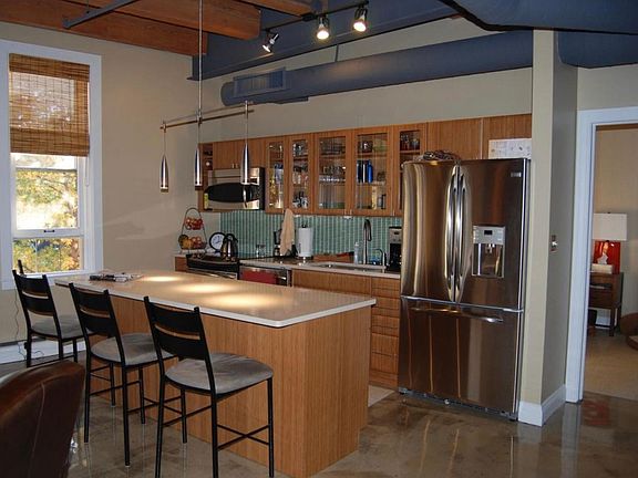 5th image of 510 Delaware St APT 206
