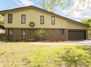 4831 Alpine Park Dr, Rockford, IL 61108
