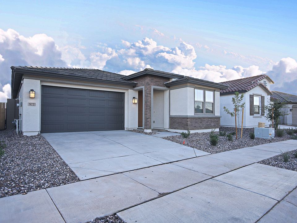 1st image of 977 W Finch Dr