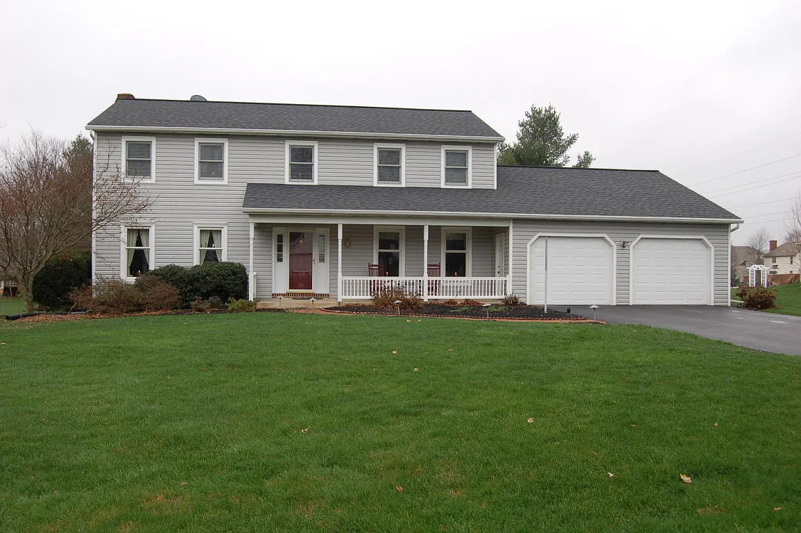 2484 Raleigh Dr photo 1