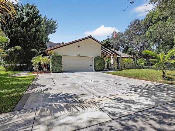 3rd image of 8860 SW 49th Ct