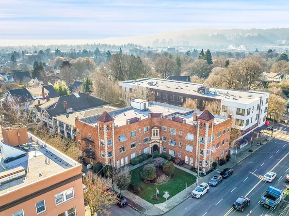 Discover Timeless Elegance in the Heart of Hawthorne, 2052 SE Hawthorne Blvd #142-307, Portland, OR 97214