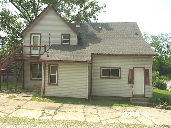 2nd image of 720 University Dr #1