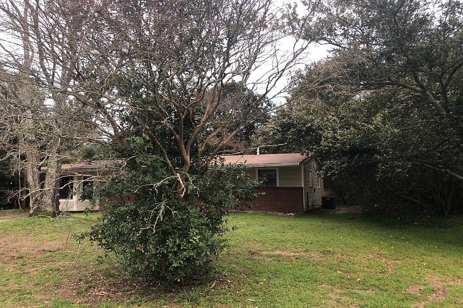2nd image of 613 Manchester Rd