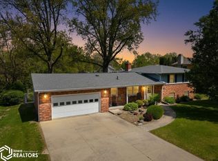 2710 Clearview Dr, Burlington, IA 52601