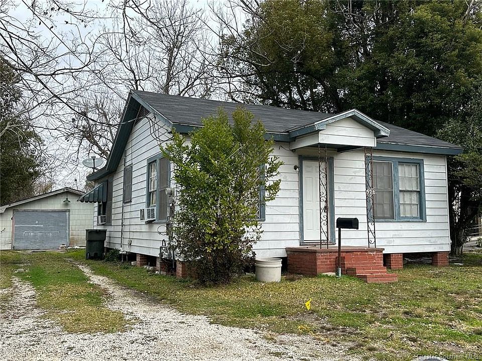 1st image of 526 W 18th St